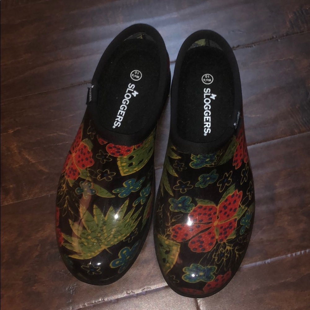 Slogger rain clogs 🌧